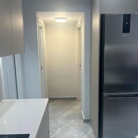Luxury Apt 5Min To Metro Nikaia Piraeus Bagian luar foto