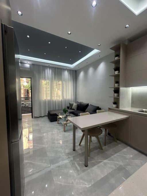 Luxury Apt 5Min To Metro Nikaia Piraeus Bagian luar foto