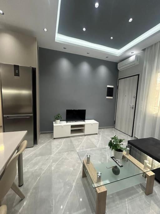 Luxury Apt 5Min To Metro Nikaia Piraeus Bagian luar foto